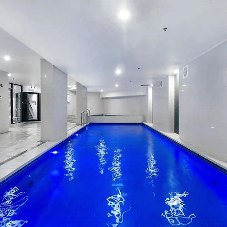 Modern 2 Bedroom Apartment In Sierra Grand - Coasthm Gold Coast Kültér fotó