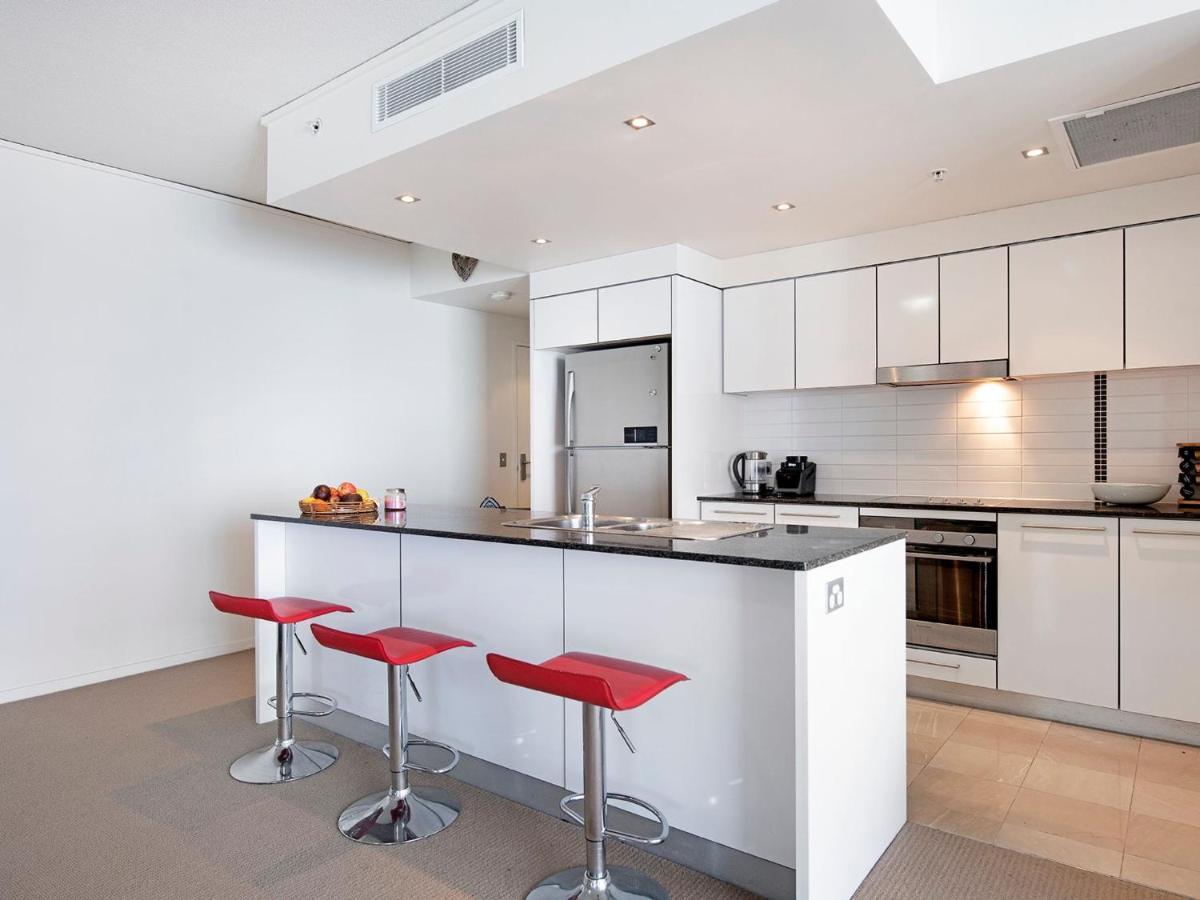 Modern 2 Bedroom Apartment In Sierra Grand - Coasthm Gold Coast Kültér fotó