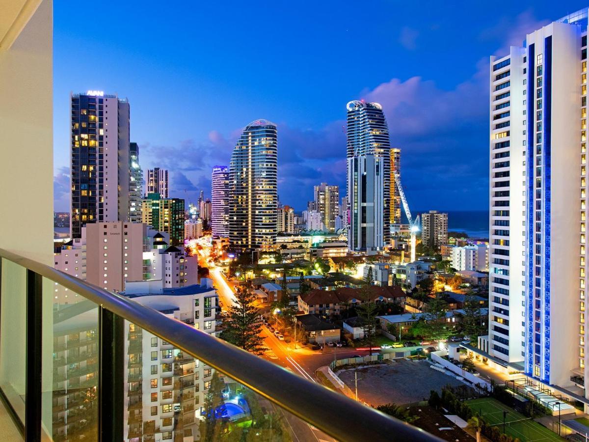 Modern 2 Bedroom Apartment In Sierra Grand - Coasthm Gold Coast Kültér fotó